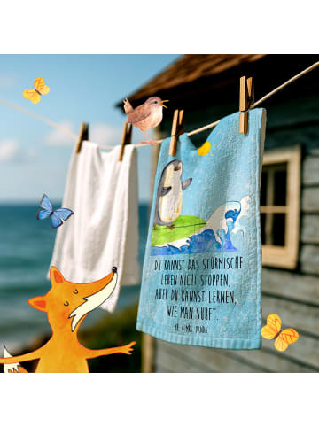 Mr. & Mrs. Panda Handtuch Pinguin Surfer mit Spruch in Eisblau