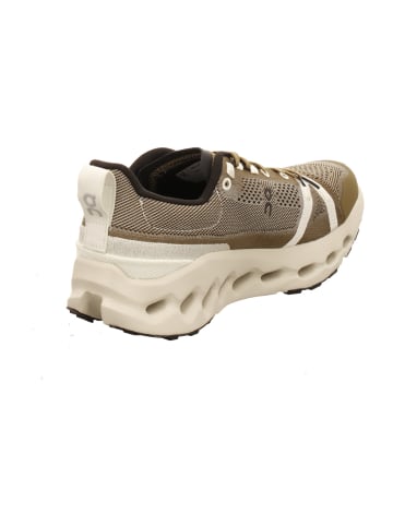 On Wanderschuh in braun