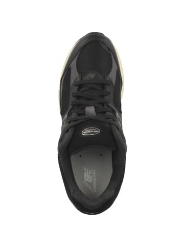 New Balance Sneaker low M 2002 in schwarz