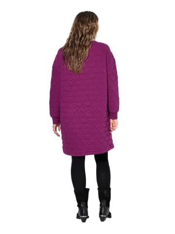 Kleid in maulbeere