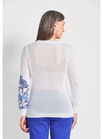 GOLDNER Strickpullover Eleganter Pullover mit Kontrastdruck in weiß / gemustert