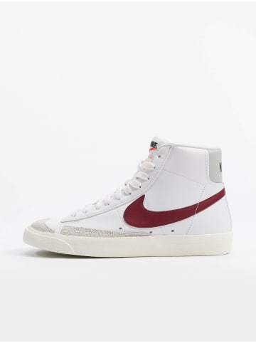 Nike Nike Turnschuhe in white/ beetroot/grey fog/black