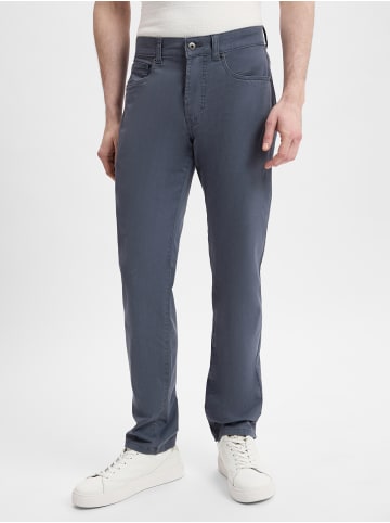 Andrew James Hose in melange