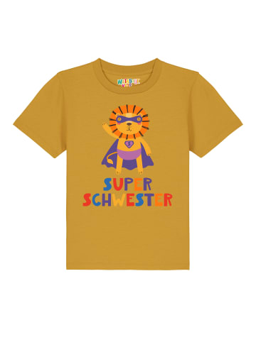wat? Apparel T-Shirt Löwe Superschwester in Ocker