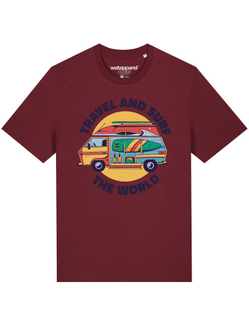 wat? Apparel T-Shirt Travel and surf in Weinrot