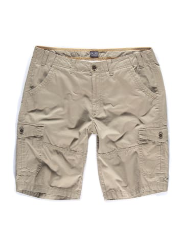 STHUGE Bermuda in sand