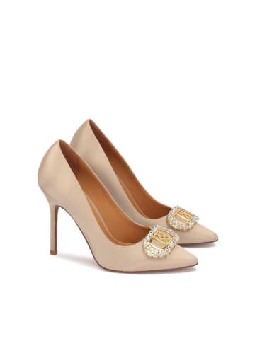 Kazar Pumps in Beige