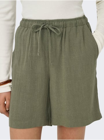 ONLY Shorts mit Bindeband in Leinenoptik in Grün