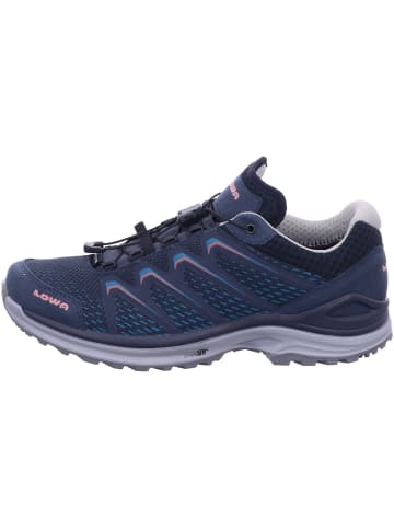 LOWA Wanderschuh in blau