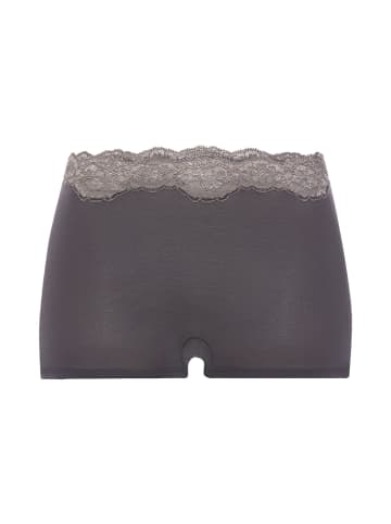Hanro Panty Dana in boulevard