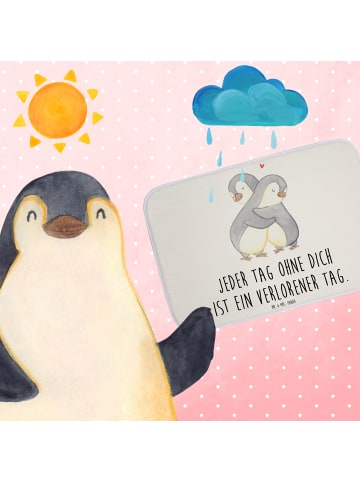 Mr. & Mrs. Panda Badteppich Pinguine Kuscheln mit Spruch in Weiß
