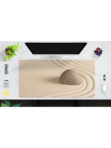 Cover-your-desk.de  Schreibtischunterlage – “Zen Garten mit Stein im Sand“ (L)100 x (B)50 