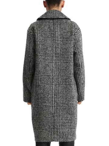 Q/S designed by Mantel in Schwarz