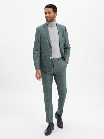 Andrew James Sakko Steven in tanne