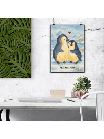Mr. & Mrs. Panda Poster Pinguin umarmen Design ohne Spruch in Weiß