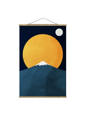 WALLART Stoffbild mit Posterleisten - Sonne, Mond und Berge in Gelb