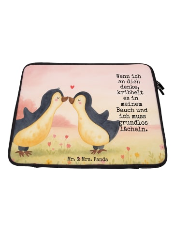 Mr. & Mrs. Panda Laptophülle Pinguine Kuss Design mit Spruch in Weiß