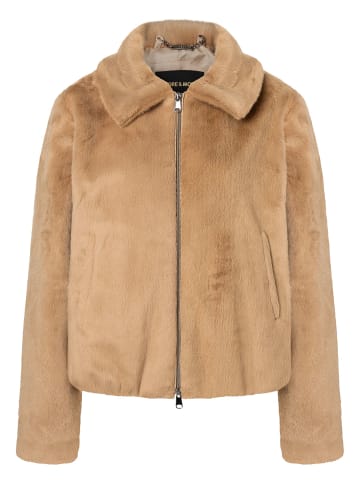 More & More superweiche, kurze Pelzimitatjacke in beige macchiato