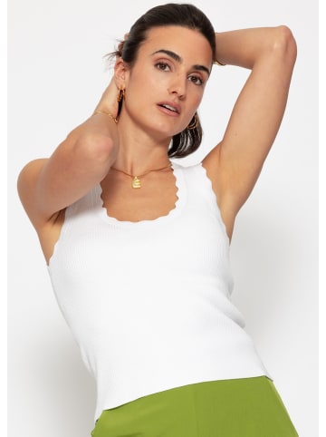 SASSYCLASSY Tank Top mit Bogenkante in Weiß