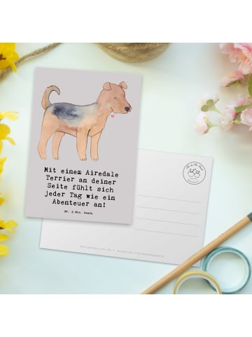 Mr. & Mrs. Panda Ansichtskarte Airedale Terrier Abenteuer mit Sp... in Grau Pastell