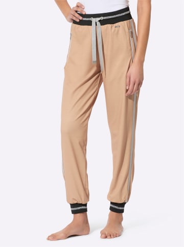creation L Hose in camel