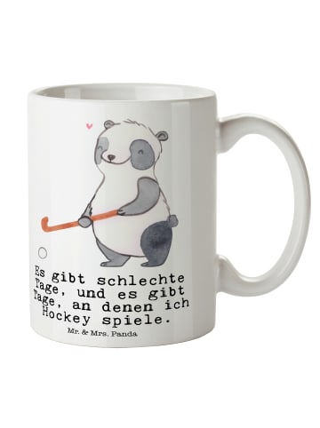 Mr. & Mrs. Panda Kaffeetasse Panda Hockey spielen mit Spruch in Weiß