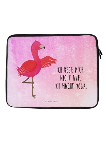 Mr. & Mrs. Panda Laptoptasche Flamingo Yoga mit Spruch in Aquarell Pink