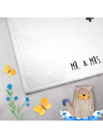 Mr. & Mrs. Panda Handtuch Stinktier Handstand ohne Spruch in Weiß