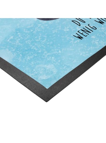 Mr. & Mrs. Panda Bodenvorleger Pinguin Pärchen mit Spruch in Eisblau