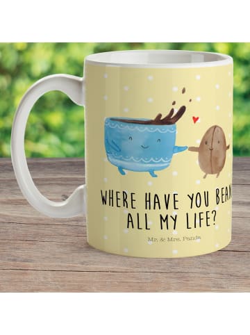 Mr. & Mrs. Panda Plastikbecher Kaffee Bohne mit Spruch in Gelb Pastell