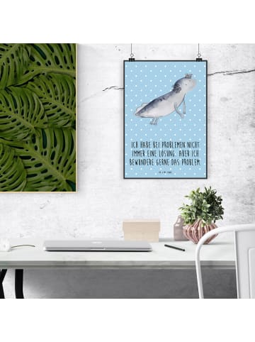 Mr. & Mrs. Panda Bild Axolotl Schwimmen mit Spruch in Blau Pastell