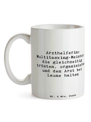 Mr. & Mrs. Panda Keramtiktasse Spruch Arzthelferin Meister mit S... in Weiß