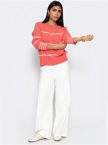 SASSYCLASSY Feinstrickpullover mit Kontraststreifen in Koralle