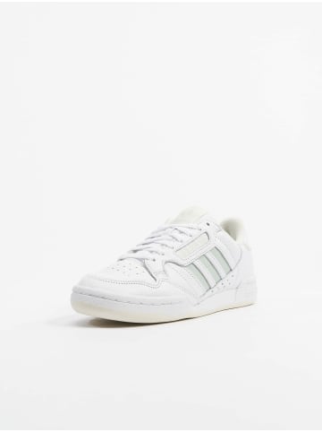 adidas Turnschuhe in white/linen green/off white