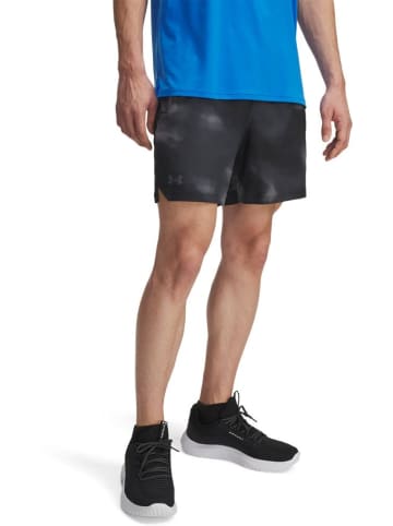 Under Armour Sportshorts "Vanish Woven 6In Prnt Sts" in Schwarz