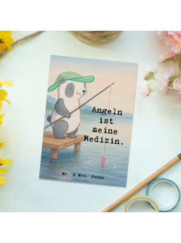 Mr. & Mrs. Panda Postkarte Panda Angeln Design mit Spruch in Weiß