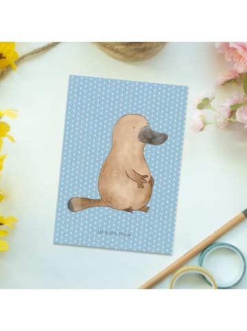 Mr. & Mrs. Panda Ansichtskarte Schnabeltier Mut ohne Spruch in Blau Pastell