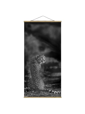 WALLART Stoffbild mit Posterleisten - Gepard in der Wildness in Schwarz-Weiß