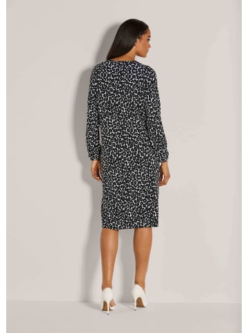 MADELEINE Modernes Jersey-Kleid mit Leo-Print in schwarz / wollweiß