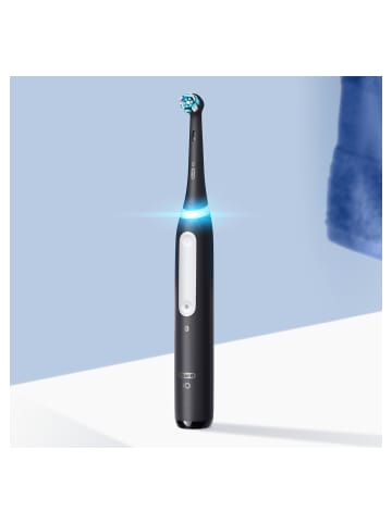 Oral-B Elektrische Zahnbürste "iO Series 4 + Reiseetui" in Schwarz