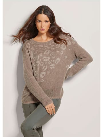 MADELEINE Kurzer Intarsienpullover mit Leo-Design in caramel / multicolor