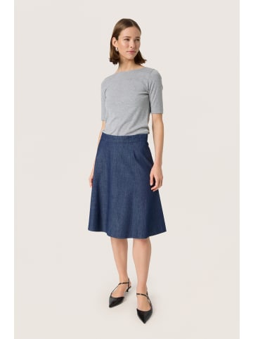 Soaked in Luxury Rock SLChamy Feminine Form in Dark Blue Denim