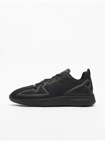 adidas Turnschuhe in core black