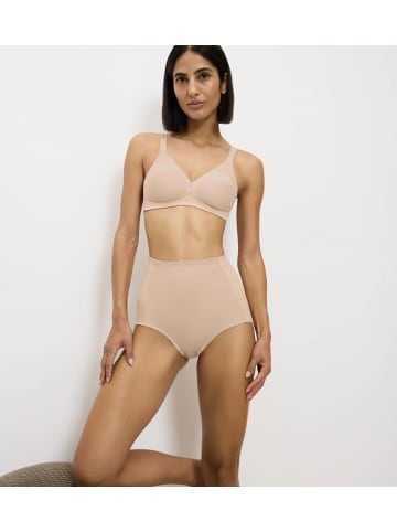 Triumph High Panty in Smooth Skin