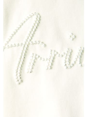 Street One Shirt mit Wording-Stickerei in Weiß