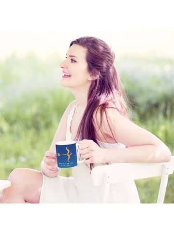 Mr. & Mrs. Panda Kaffeebecher Sternzeichen Schütze mit Spruch in Sternenhimmel Blau