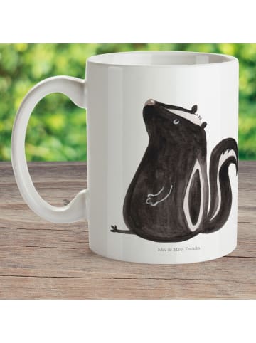 Mr. & Mrs. Panda Kaffeebecher Stinktier Sitzen ohne Spruch in Weiß