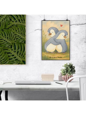 Mr. & Mrs. Panda Posterdruck Pinguine Kuscheln Design ohne Spruch in Weiß