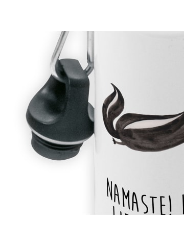 Mr. & Mrs. Panda Sportflasche Stinktier Yoga mit Spruch in Weiß