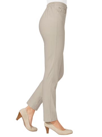 Sieh an! Hose in sand